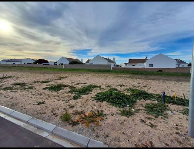 LAND FOR SALE IN BRITANNIA BAY